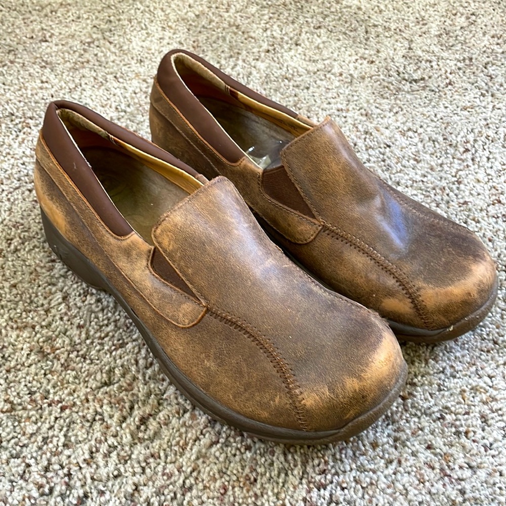 Dansko Women’s Kim Clog - Distressed Brown Leather - Size 40 (US size 9.5/10)